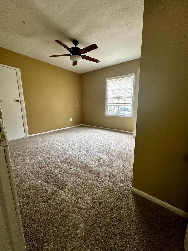 232 Mitchell Ave - Photo 6 of 9