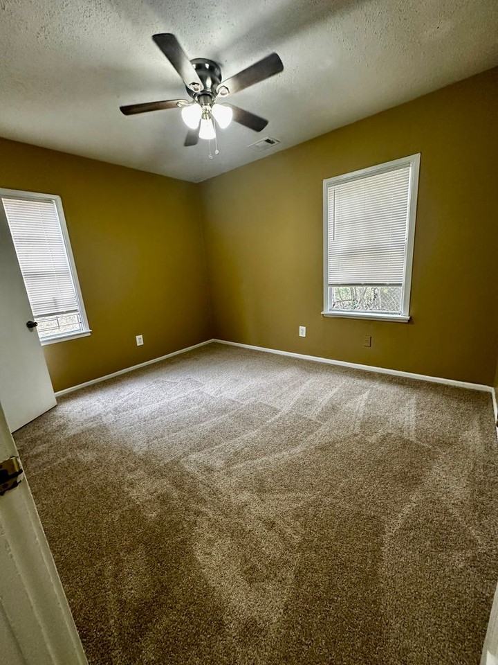 232 Mitchell Ave - Photo 7 of 9