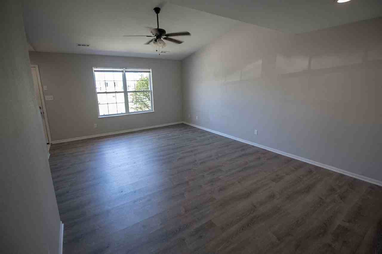 1508 Typhoon Ct - Photo 5 of 29