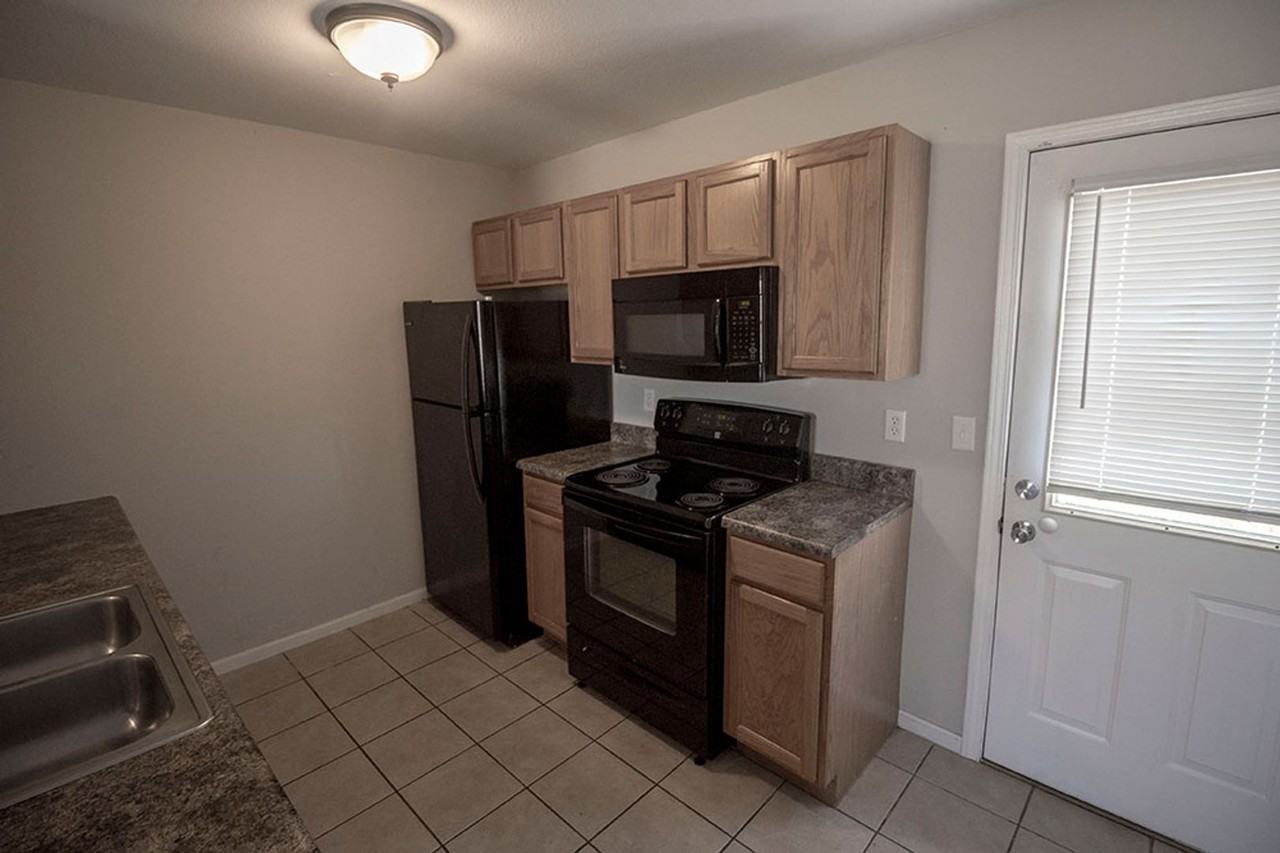 1508 Typhoon Ct - Photo 6 of 29