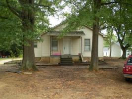 featured image of 909 Skyland St