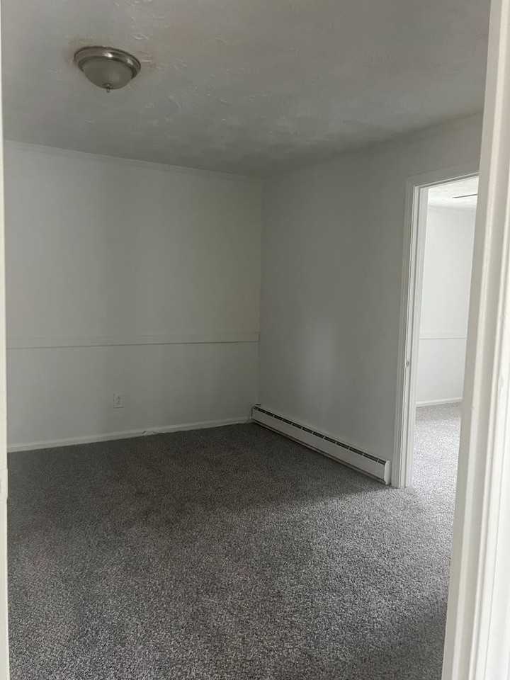 909 Skyland St - Photo 6 of 7