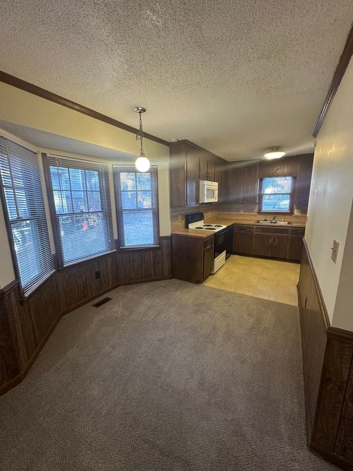 1300 Kent Road - Photo 3 of 8