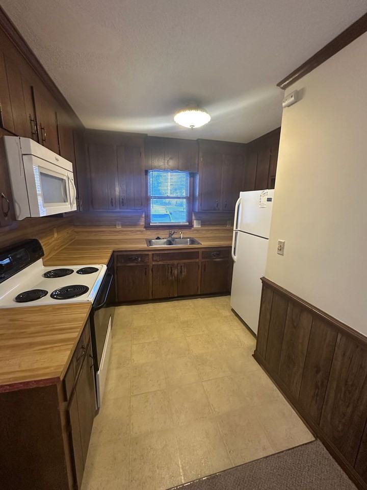 1300 Kent Road - Photo 4 of 8