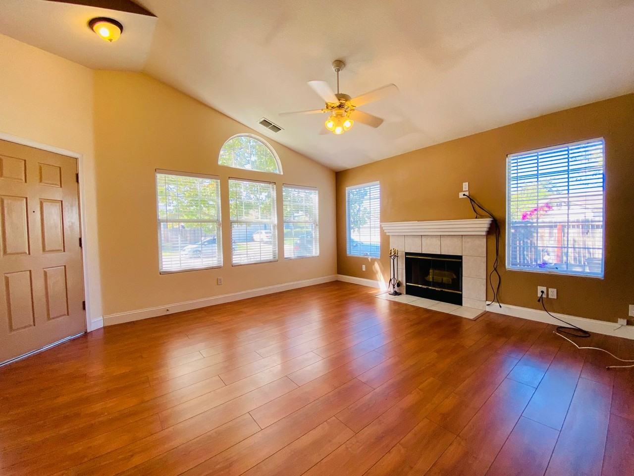 7013 Paloma Blanca Ct - Photo 3 of 20