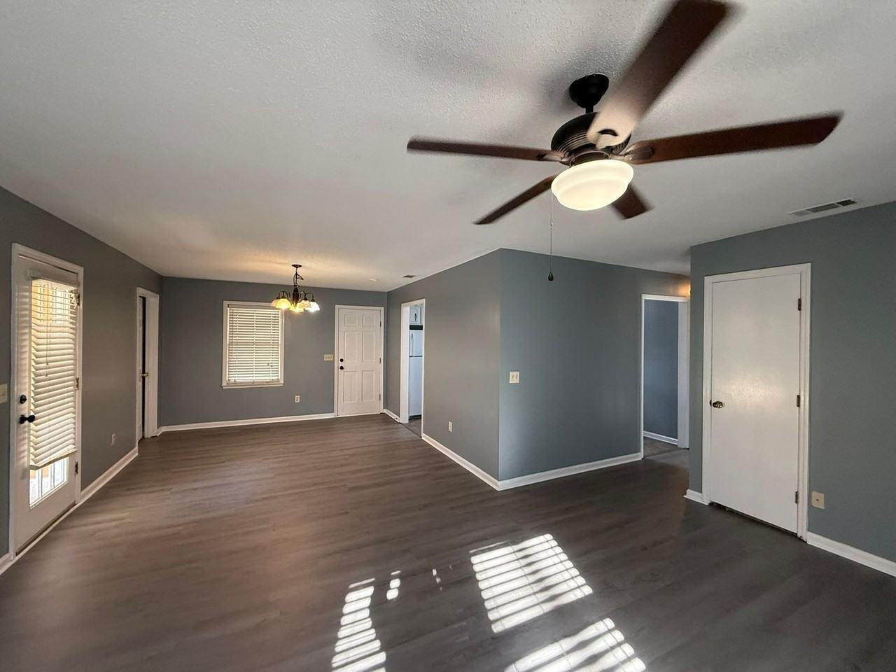 103 Circle Dr - Photo 2 of 10