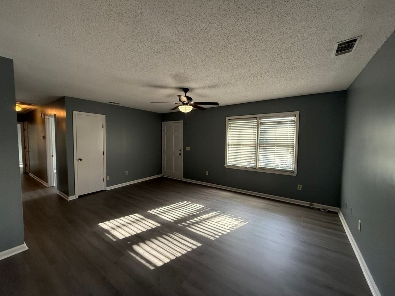 103 Circle Dr - Photo 3 of 10