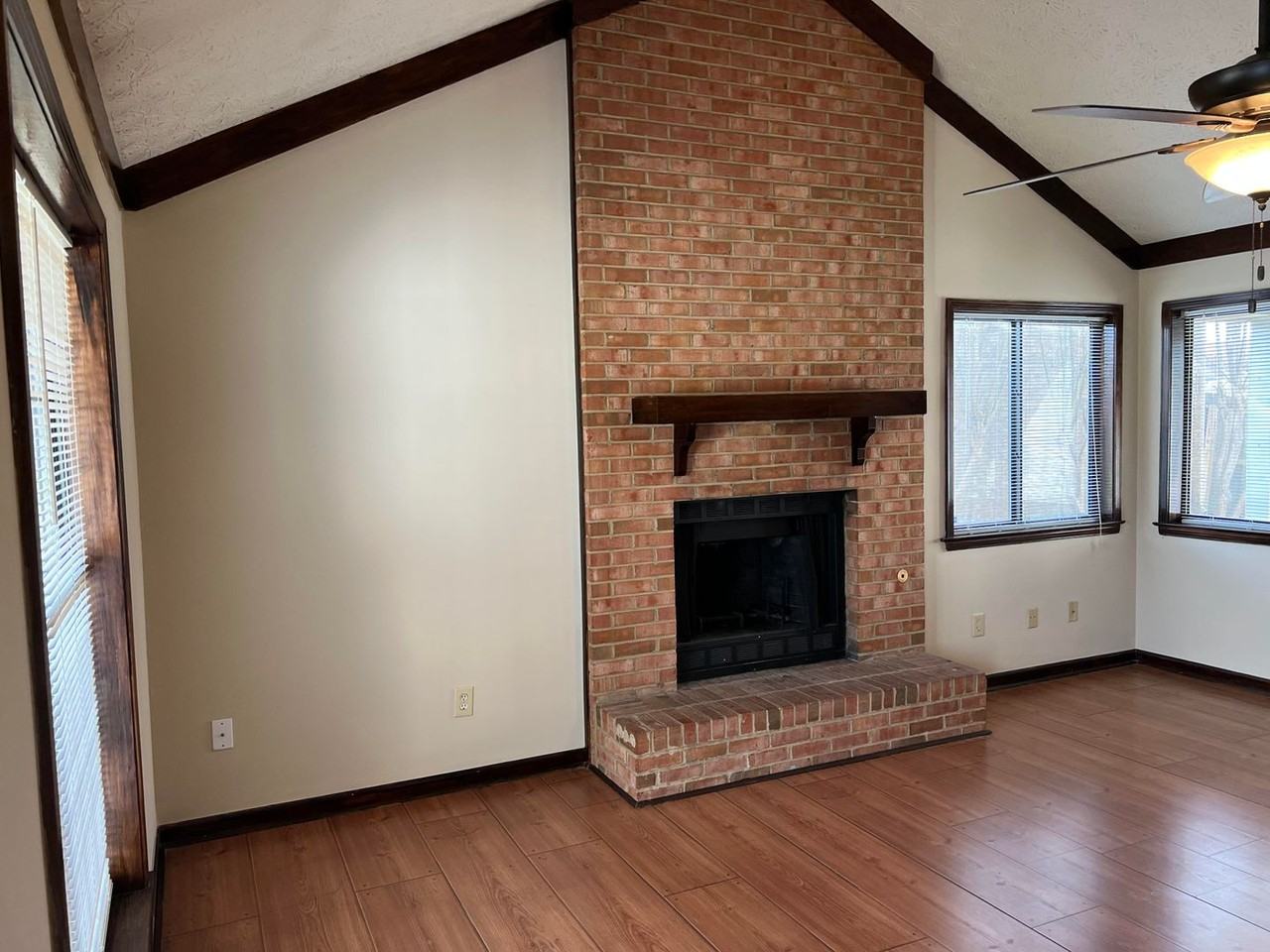 1536 Westminster Dr - Photo 3 of 20