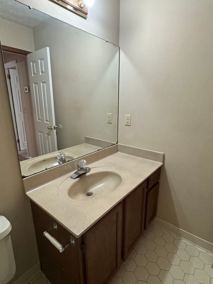 1536 Westminster Dr - Photo 7 of 20