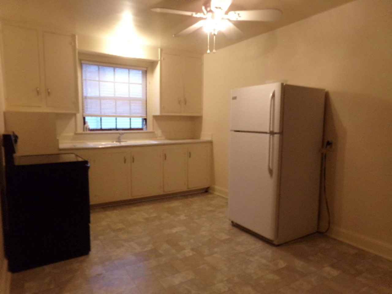 627 Greenwood Ave - Photo 2 of 5