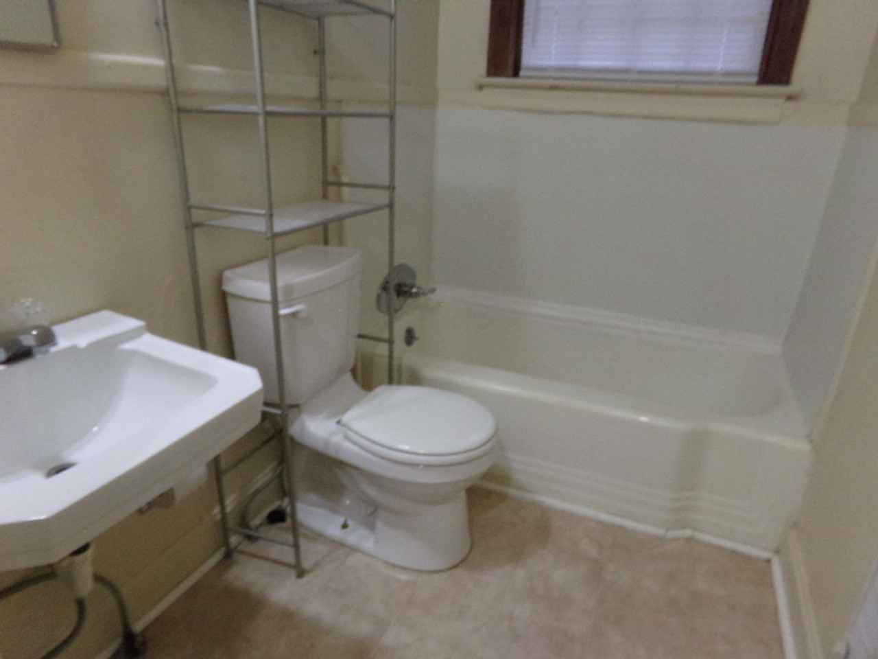 627 Greenwood Ave - Photo 3 of 5