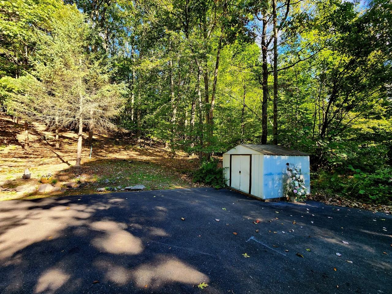 5263 Birchwood Dr - Photo 3 of 21