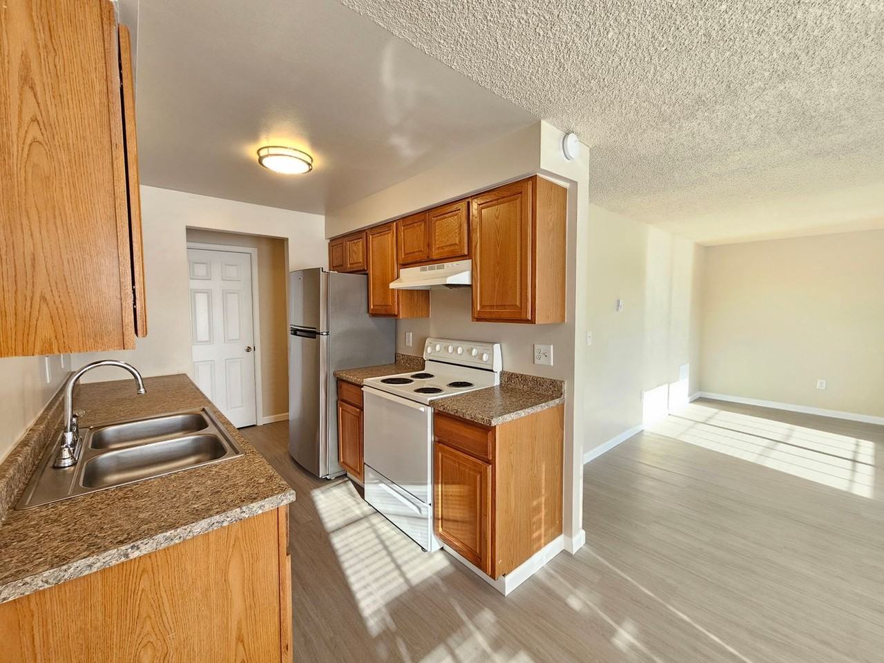 1712 W 2nd Ave - Photo 5 of 20