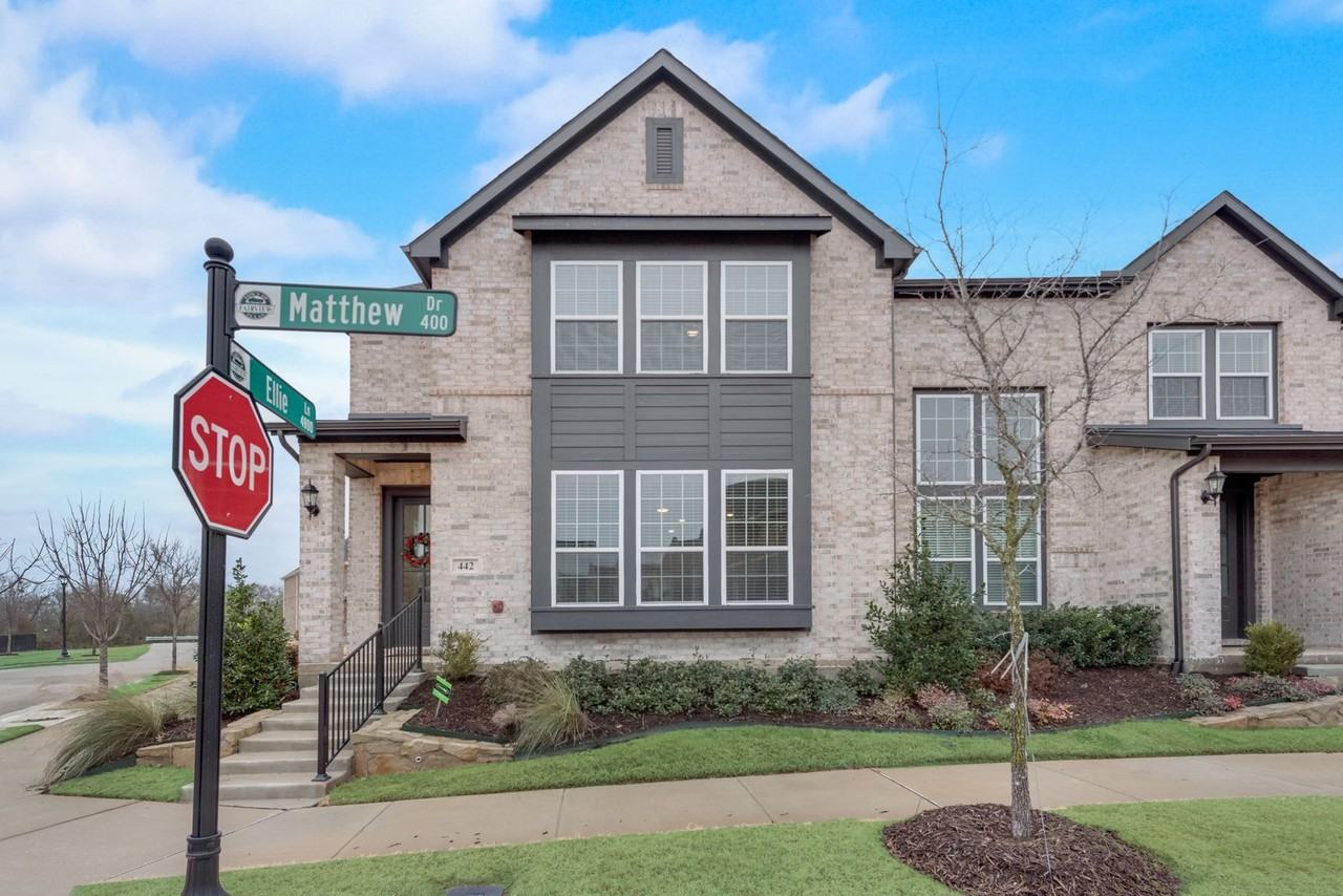 442 Matthew Dr - Photo 3 of 25