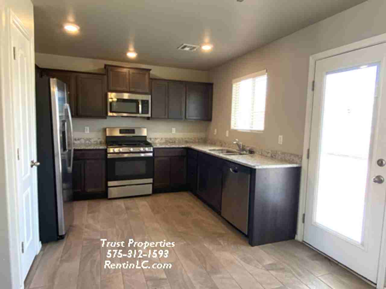 2977 Borroughs St - Photo 3 of 8