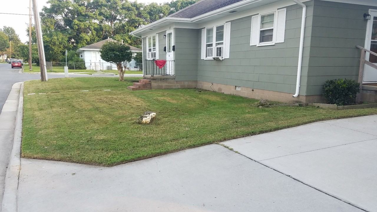 225 Orange Ave - Photo 2 of 11