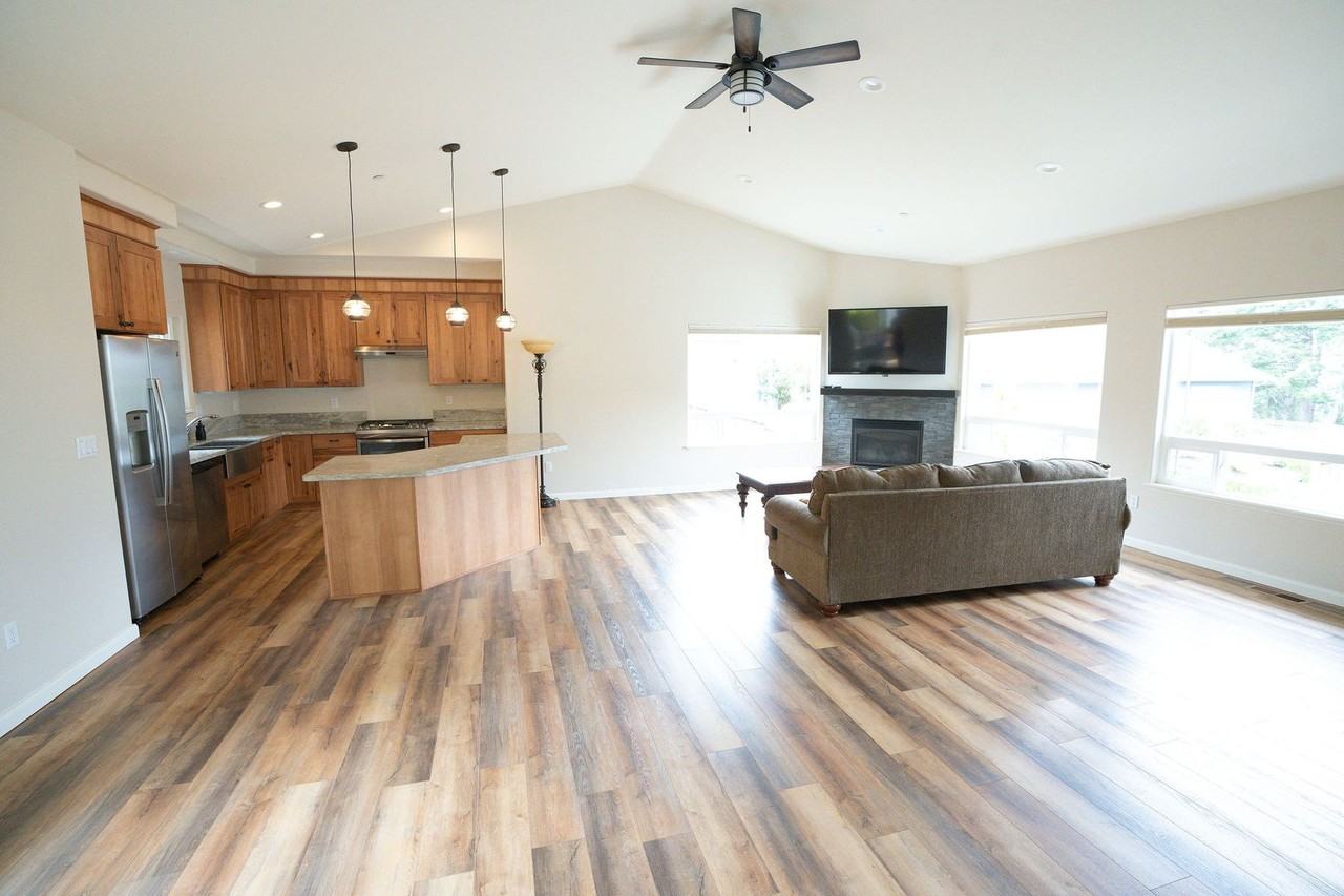 46 Blue Spruce Dr - Photo 3 of 48