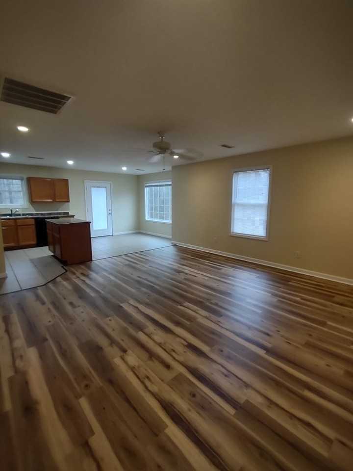 295 Tara Ct - Photo 3 of 19