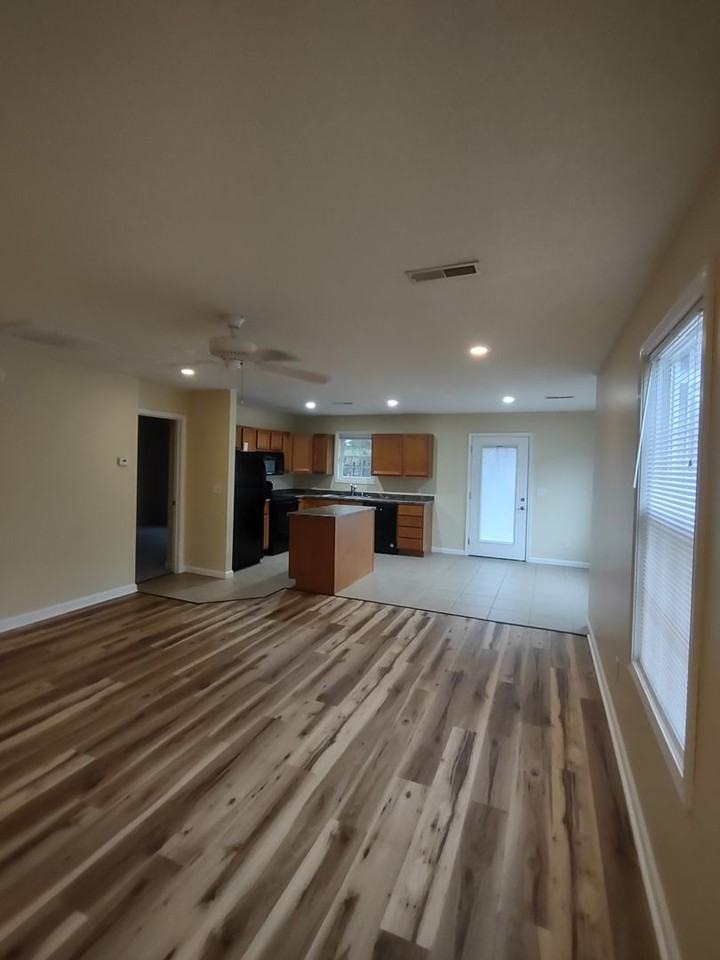 295 Tara Ct - Photo 5 of 19