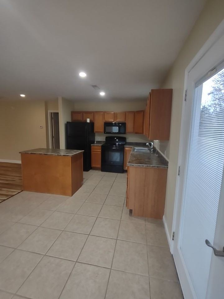295 Tara Ct - Photo 7 of 19