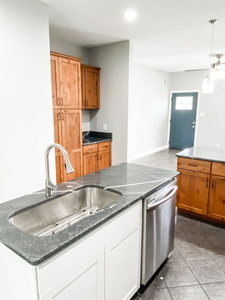 407 N Everett High Rd - Photo 5 of 19