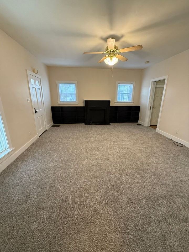 1220 N Center St - Photo 2 of 15