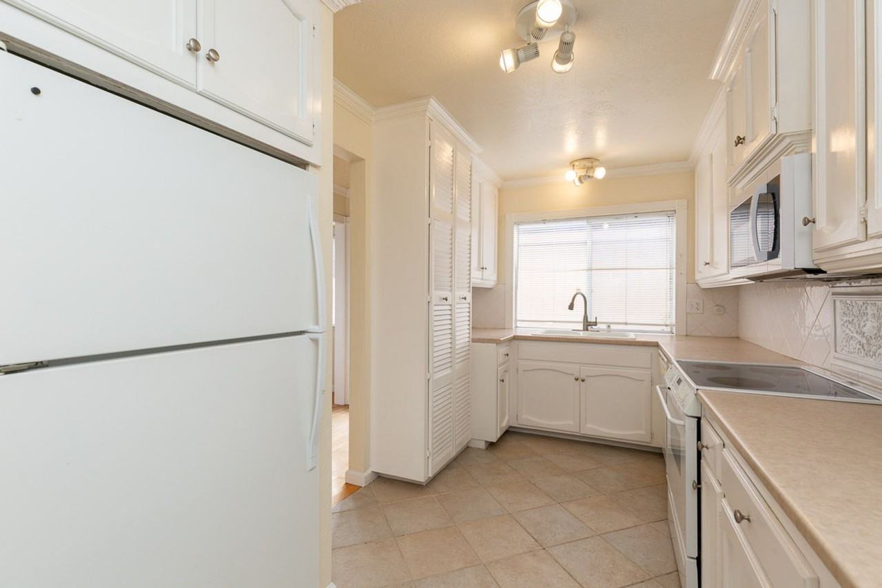 11178 Poblado Rd - Photo 7 of 26
