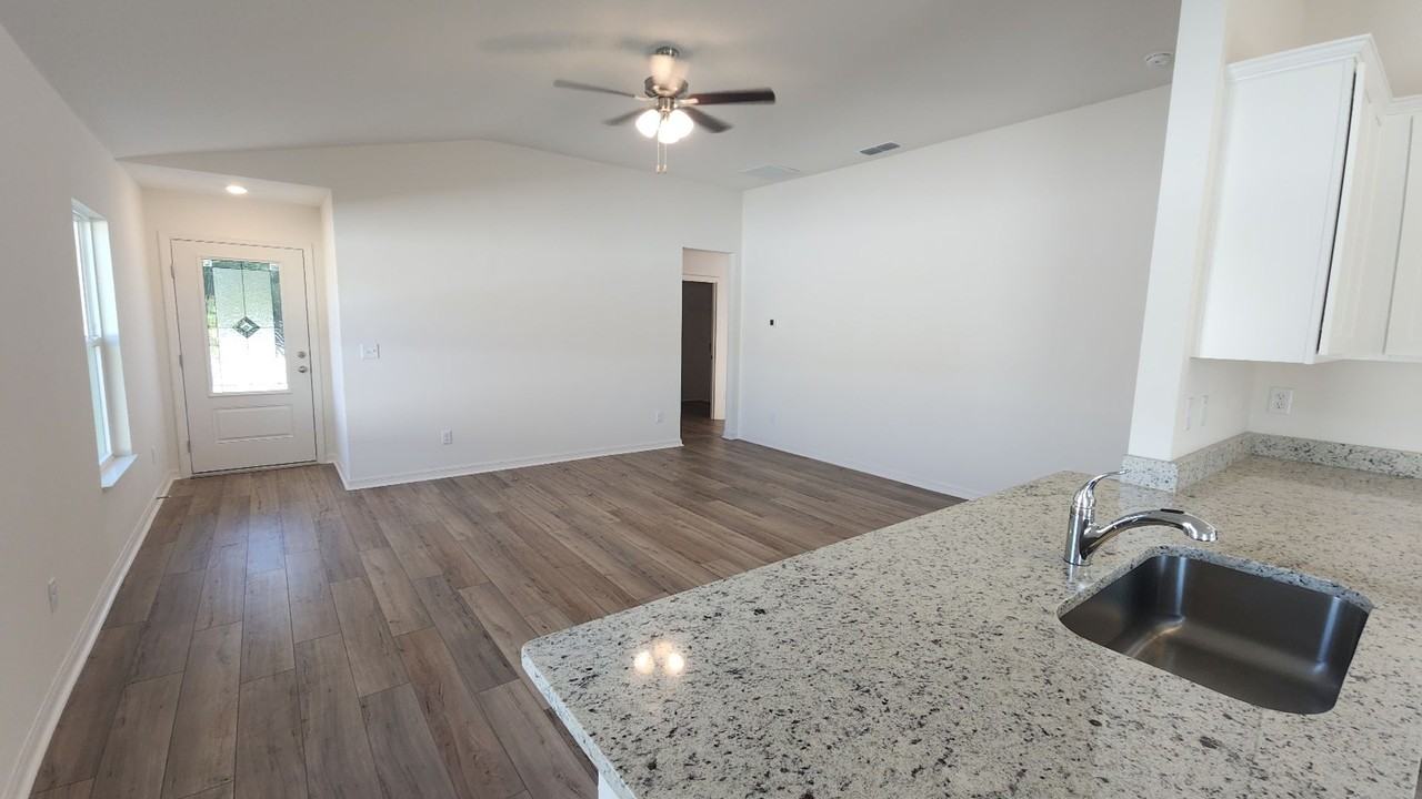 63 Pritchard Dr - Photo 6 of 25