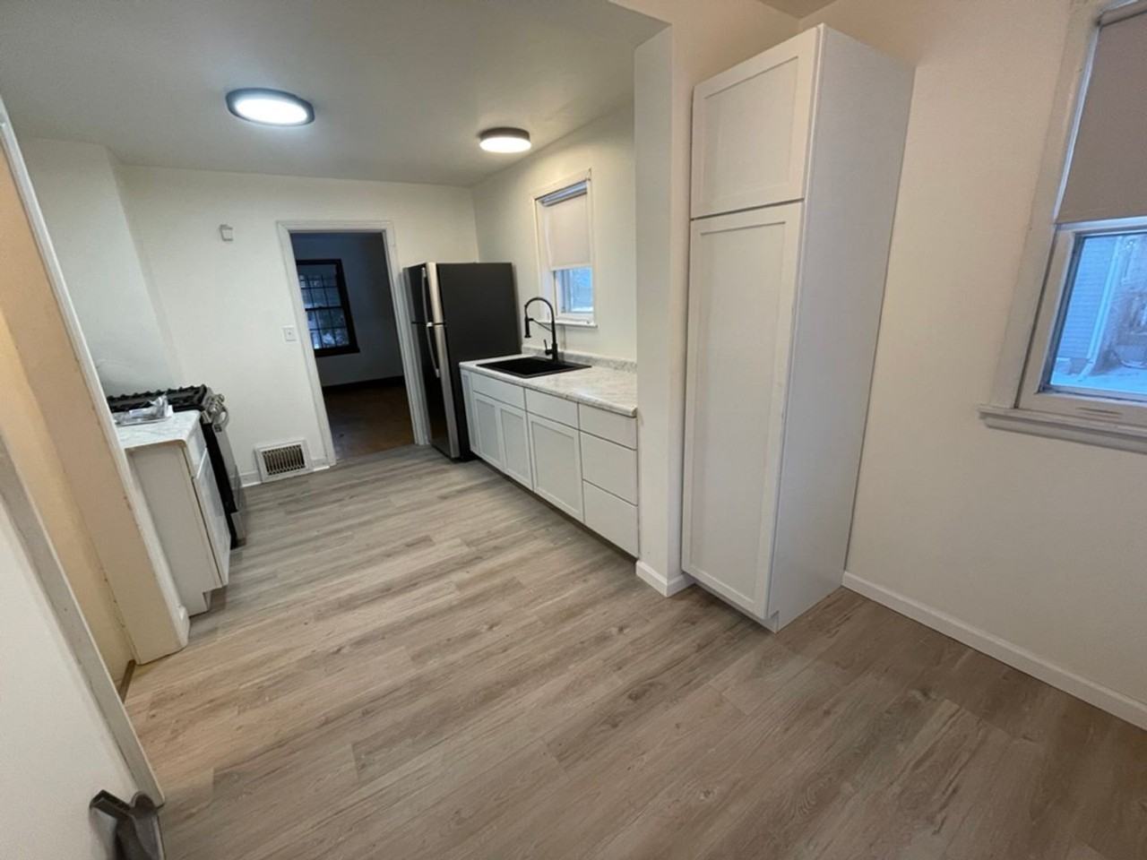 614 Winton St - Photo 7 of 10