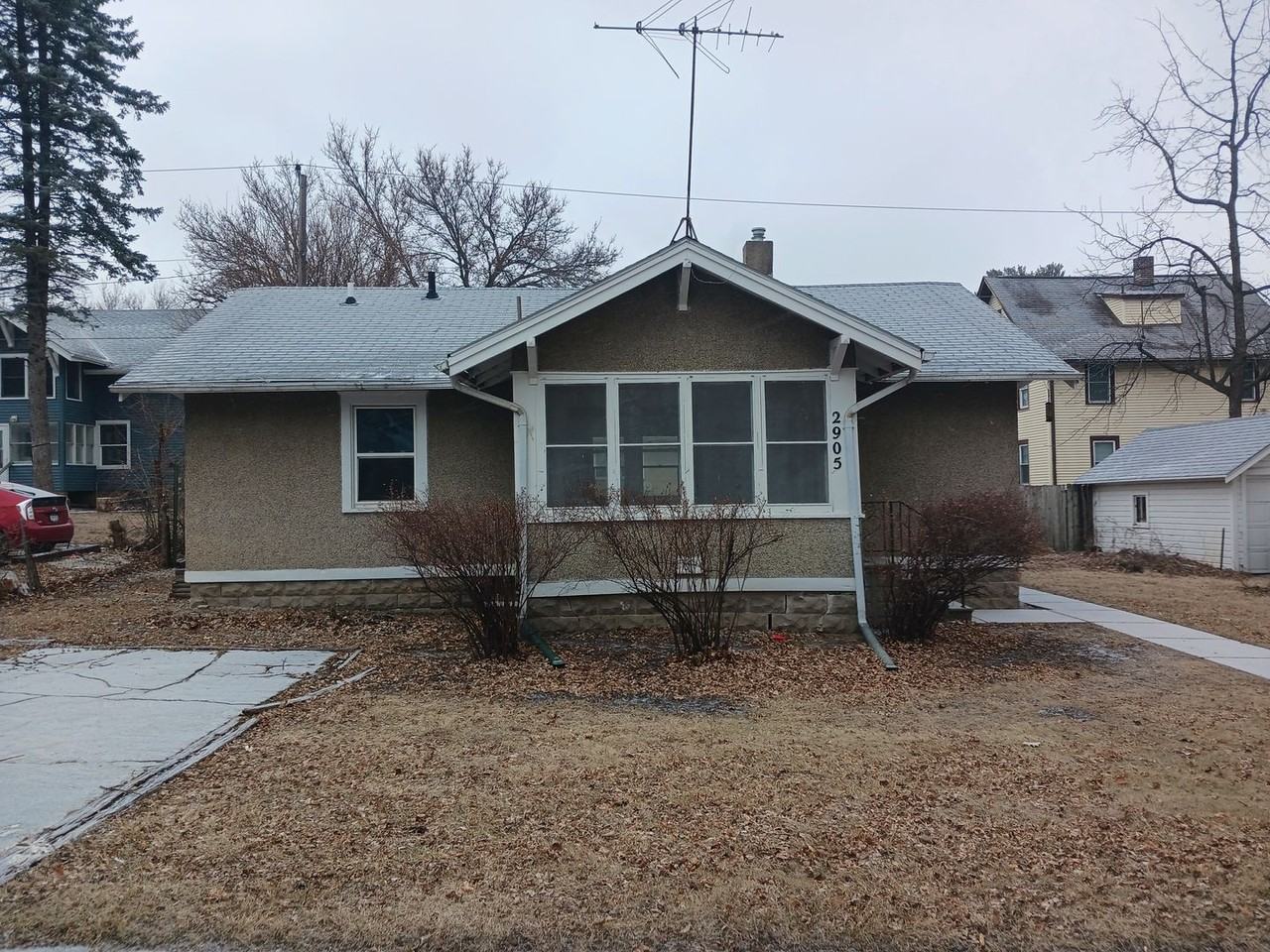 2905 Wood St - Photo 2 of 2