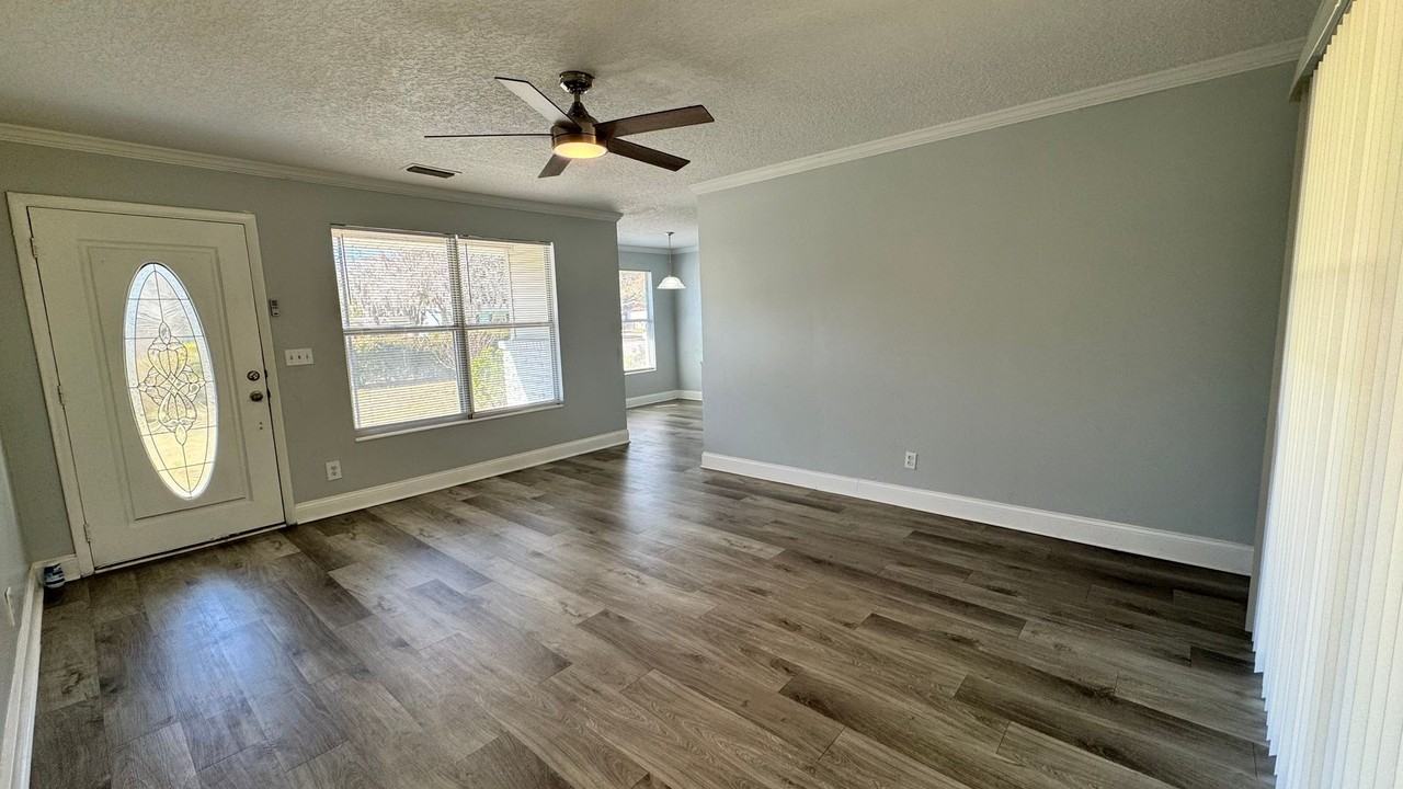 8515 Bermuda Rd - Photo 3 of 14