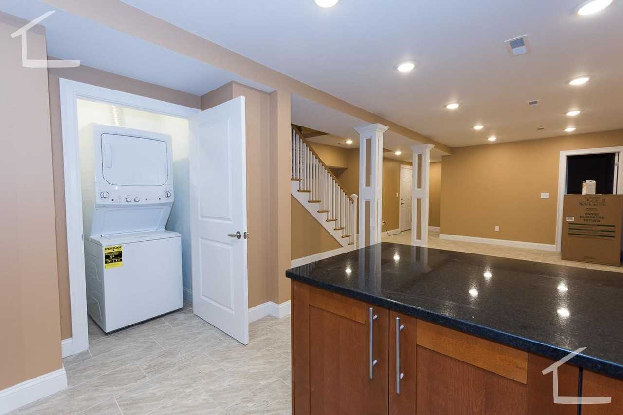 32 Linden Street - Photo 5 of 14