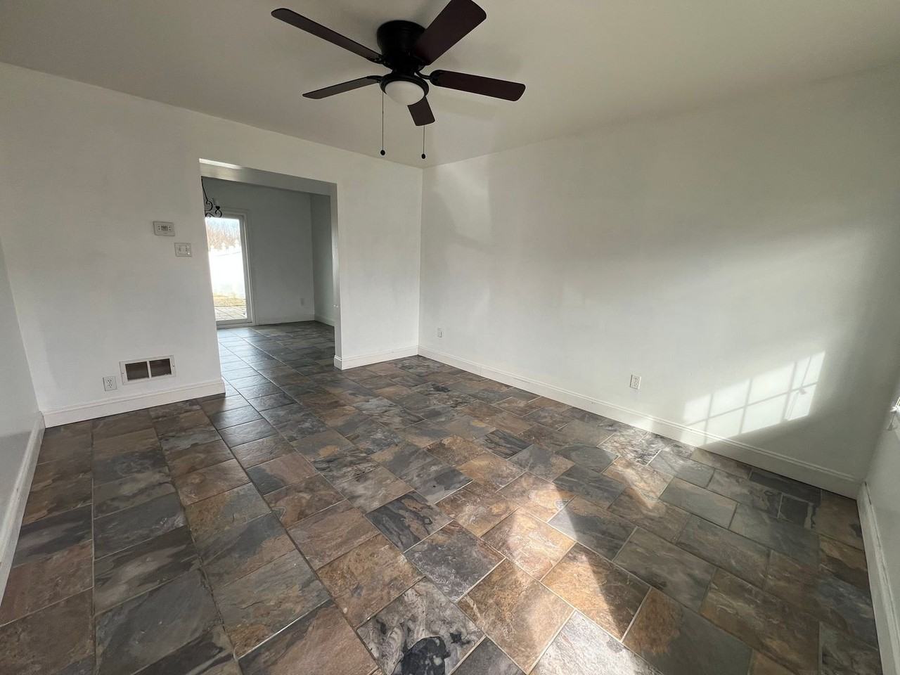 39 Riverview Dr - Photo 2 of 18