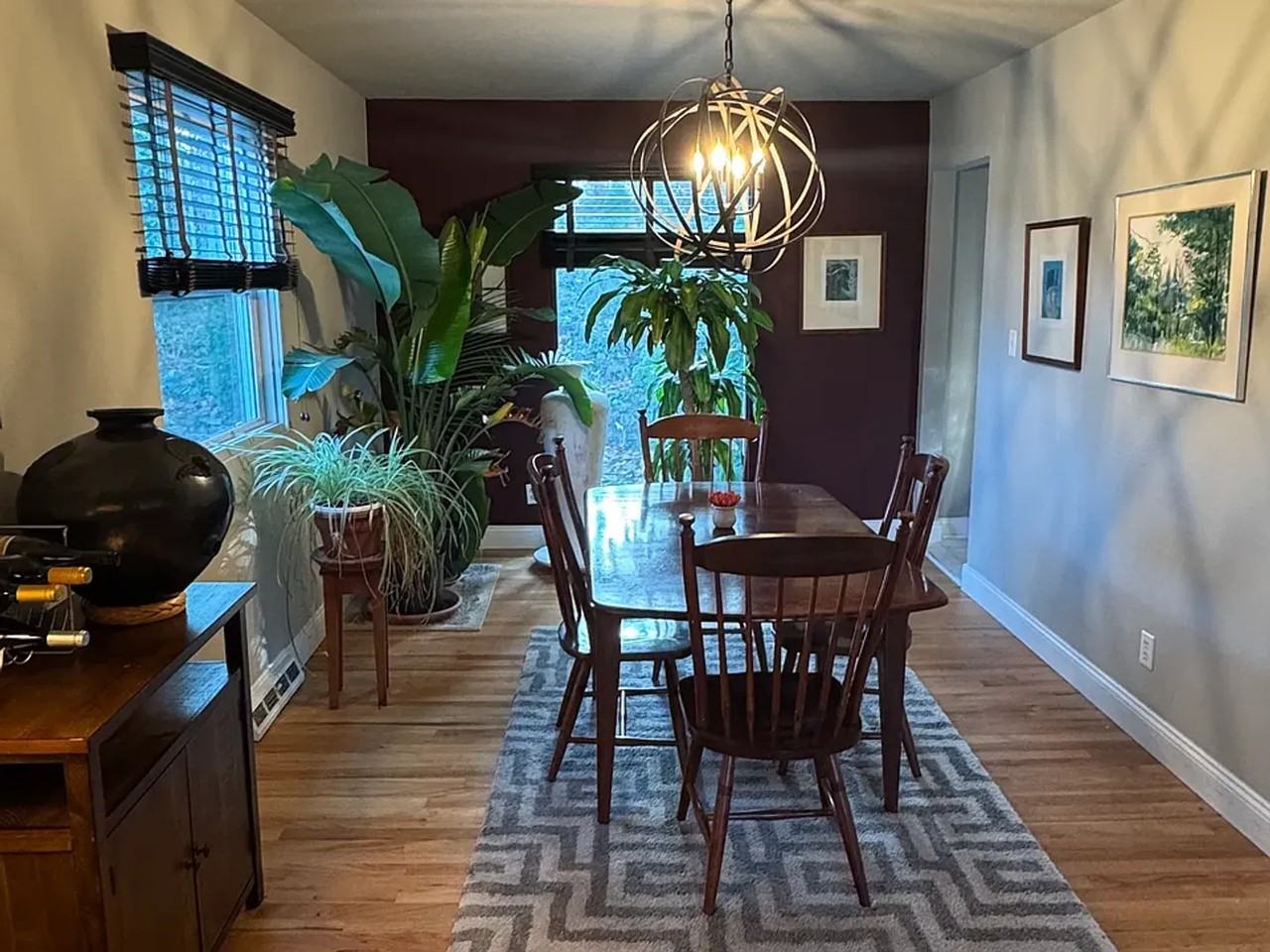 1824 Peachtree Ln - Photo 4 of 11