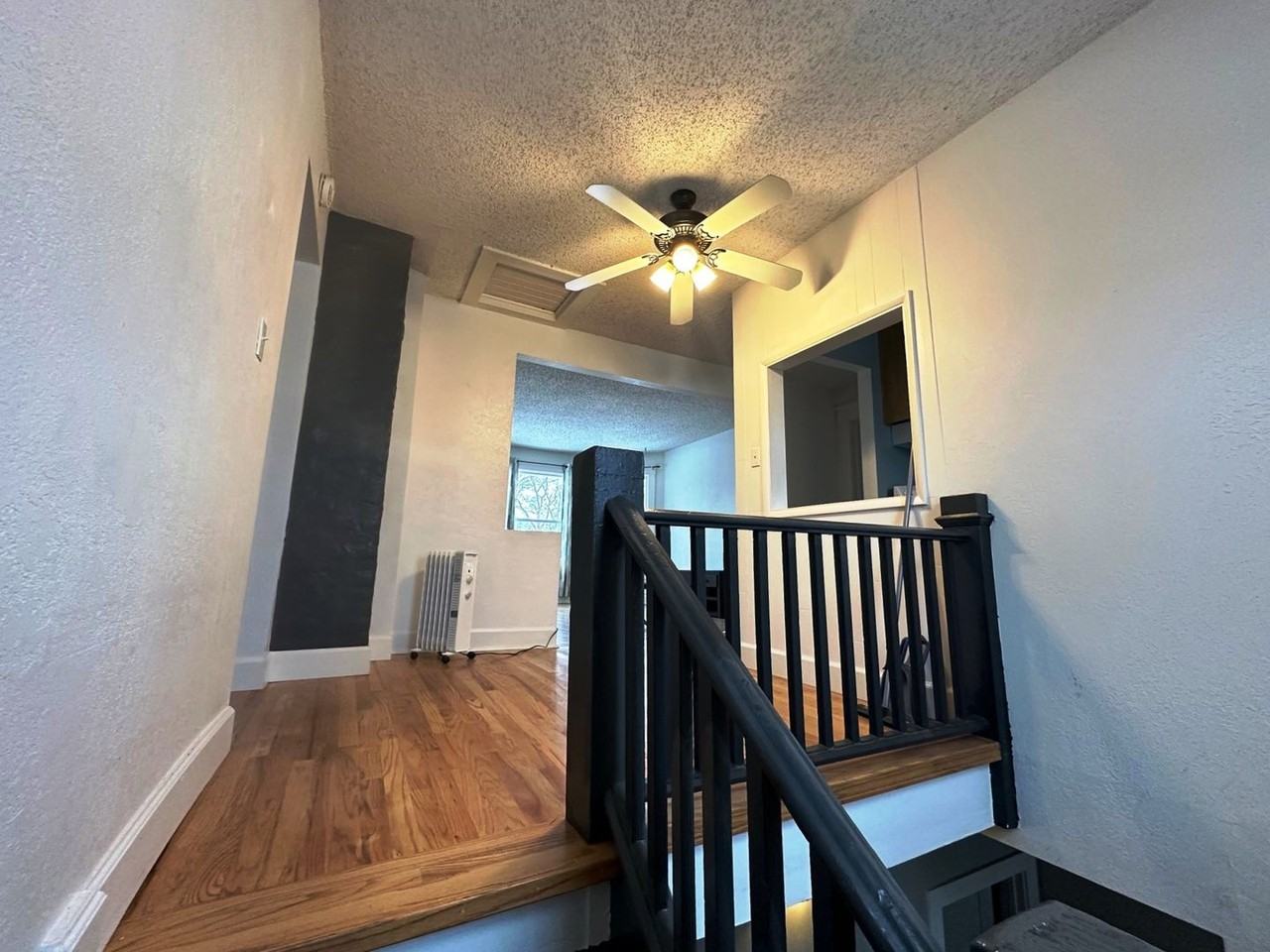 1104 W Kiernan Ave - Photo 3 of 15