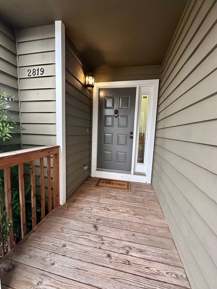 2819 Shearwater Cv - Photo 2 of 25