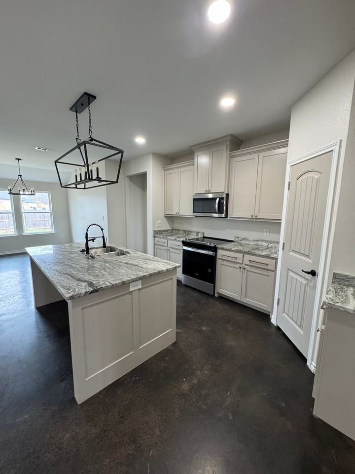 111 St James St - Photo 2 of 5