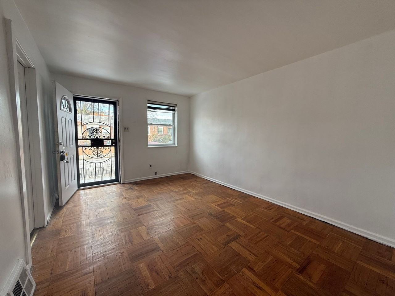 5556 Wheeler St - Photo 2 of 9