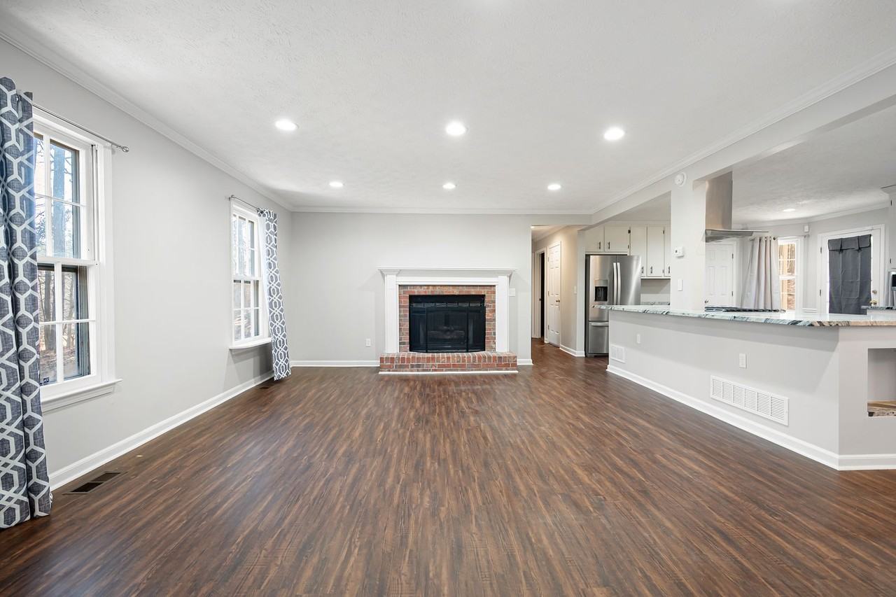 635 Driftwood Dr - Photo 4 of 27