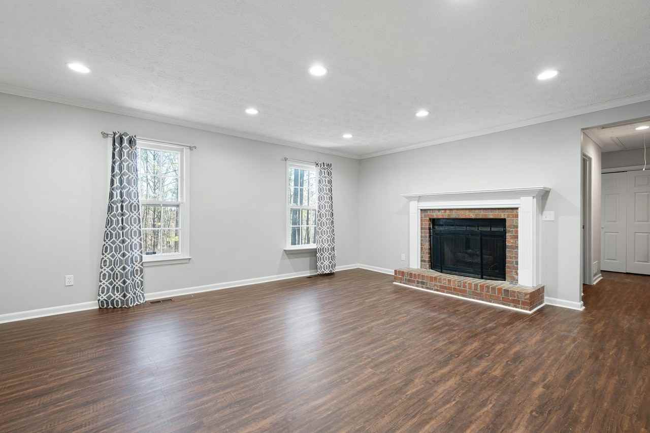 635 Driftwood Dr - Photo 5 of 27