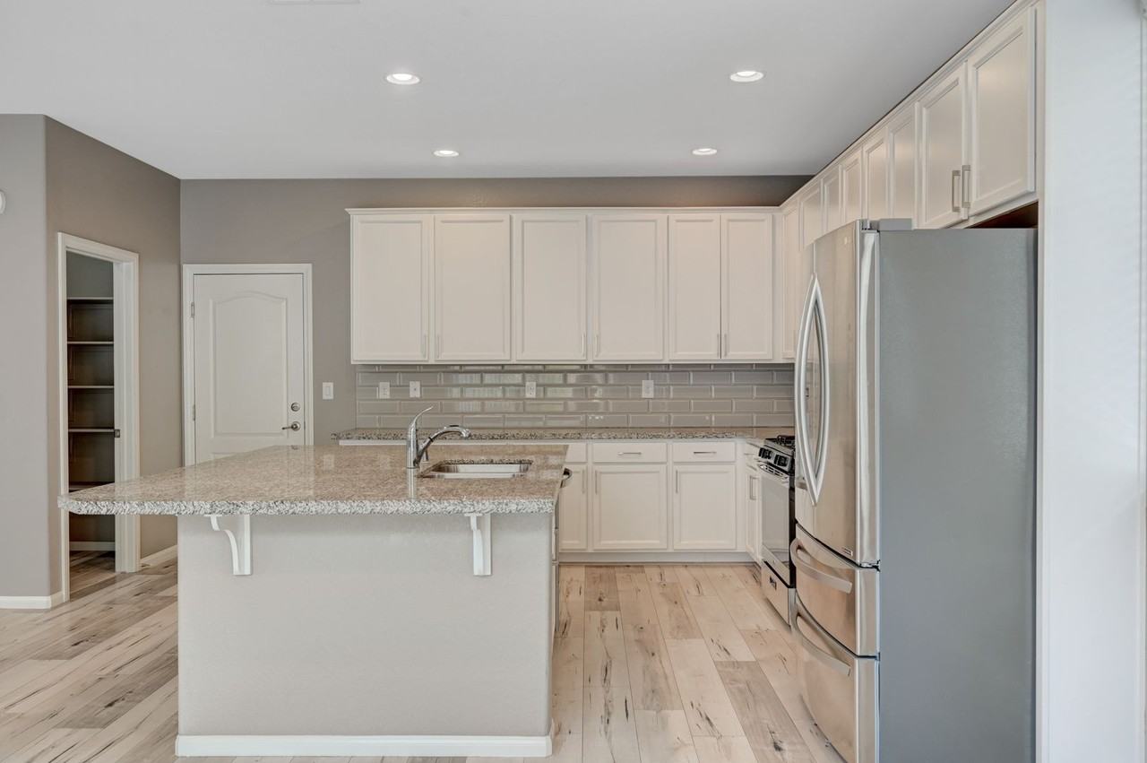 10520 Sparks Summit Ln - Photo 4 of 50