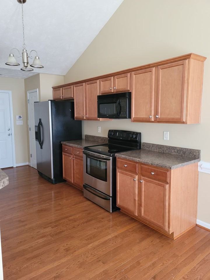 5625 Thackeray Dr - Photo 3 of 15
