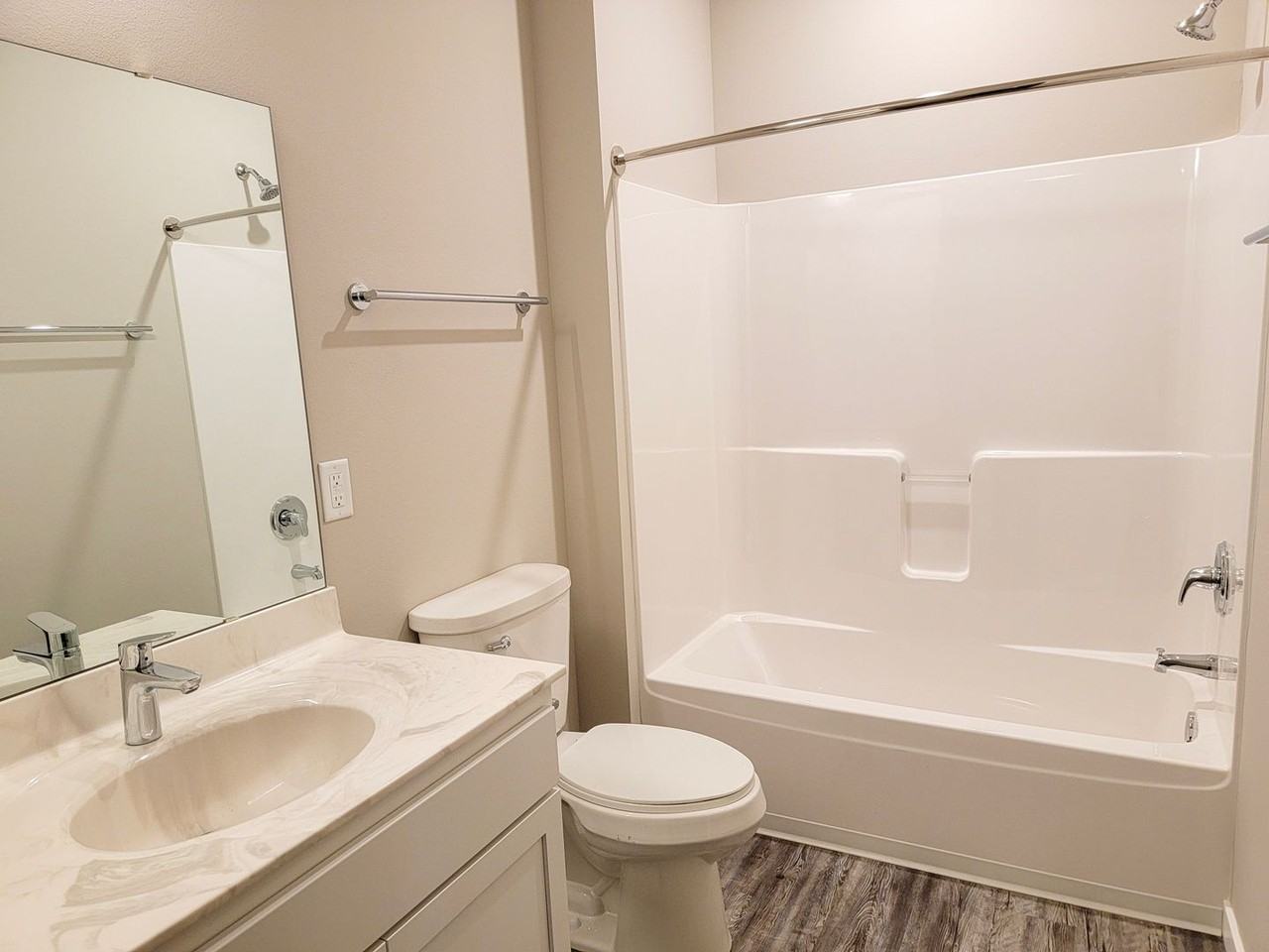 Rock Pointe Village II LLC - Photo 7 of 8