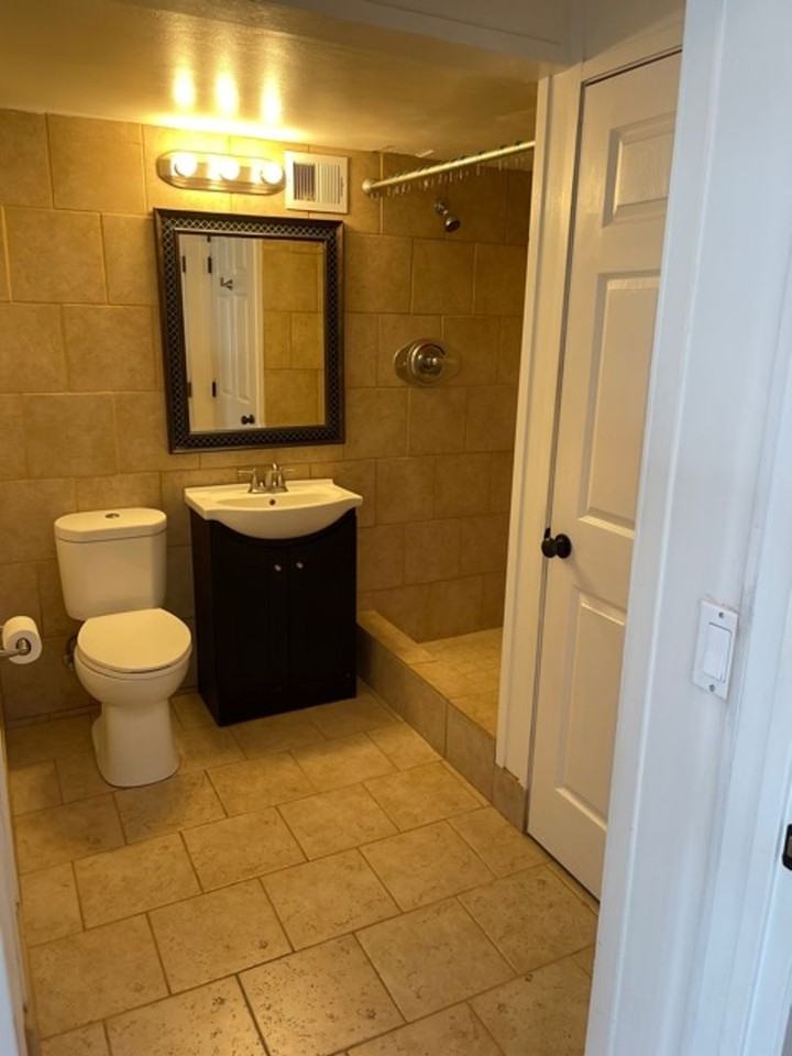 445 Kaiolu St #1108 - Photo 5 of 10