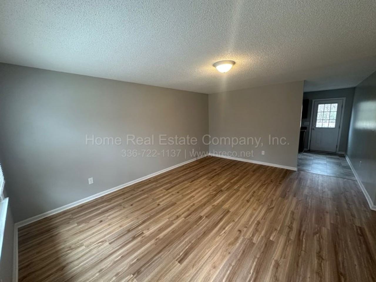 4671 Ogburn Ave - Photo 2 of 8