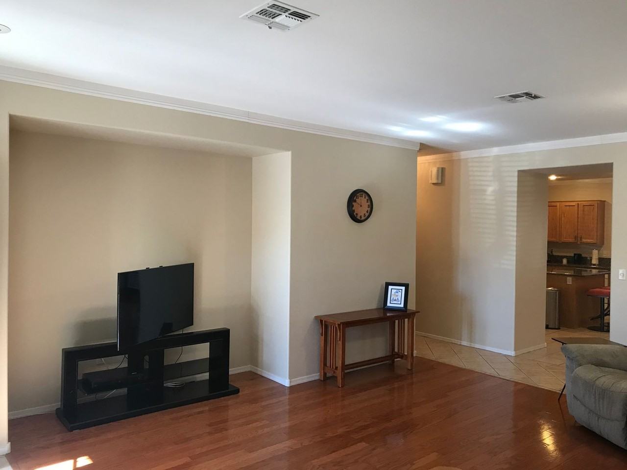 2530 Evansville Ave - Photo 4 of 20