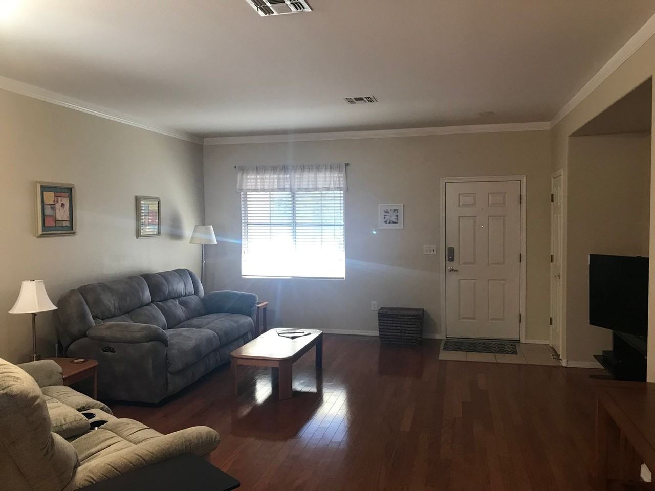 2530 Evansville Ave - Photo 6 of 20