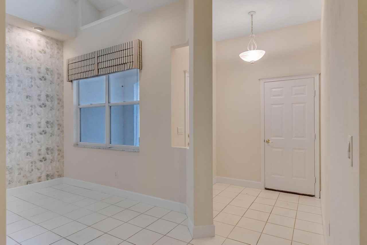 1127 Athlone Way - Photo 3 of 50