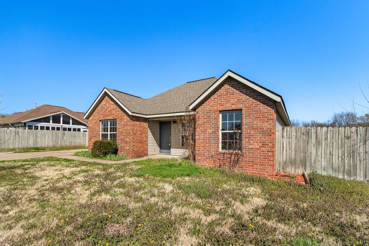 522 Pearl Ave - Photo 2 of 27