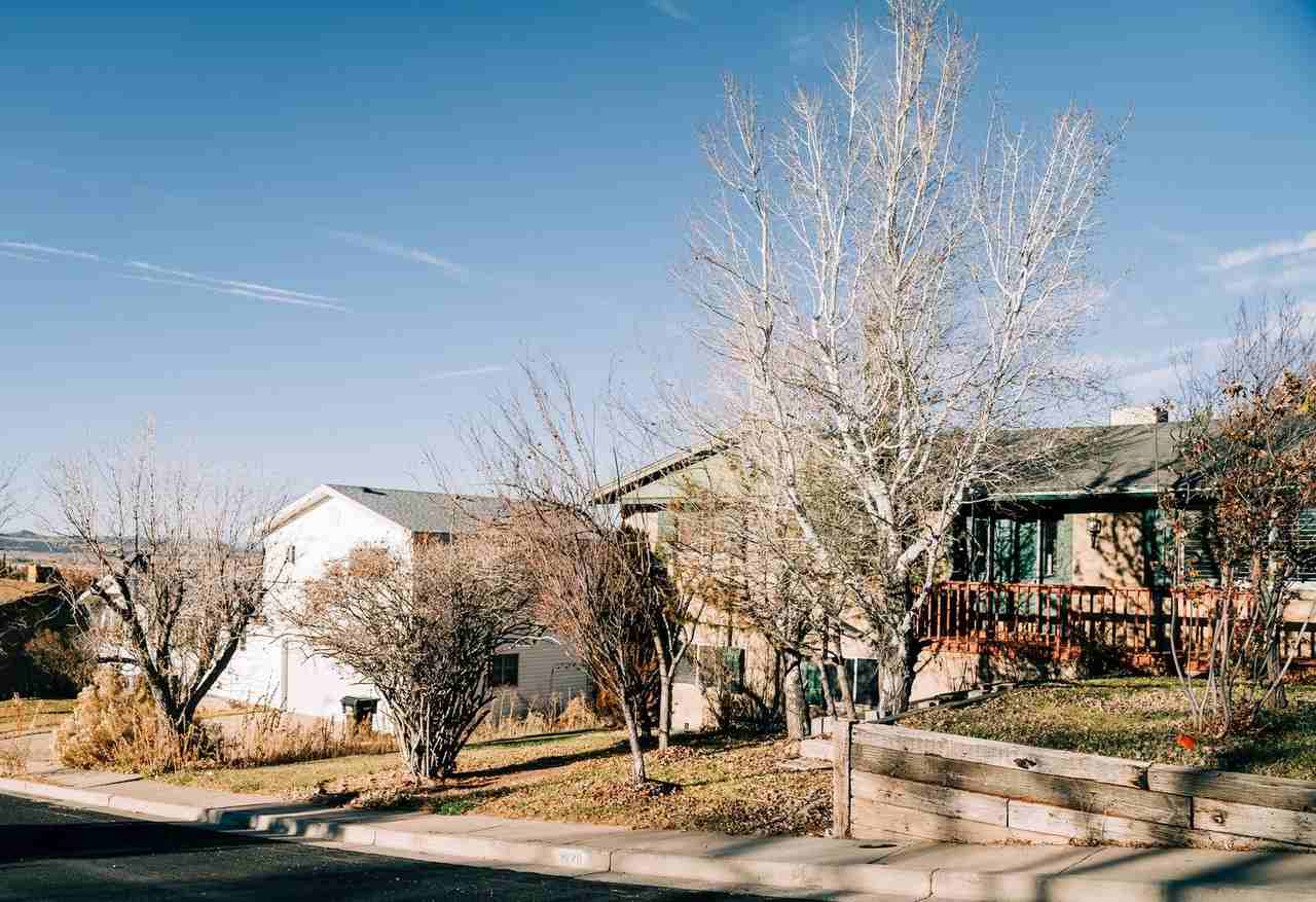 2170 W Meadow St - Photo 2 of 47